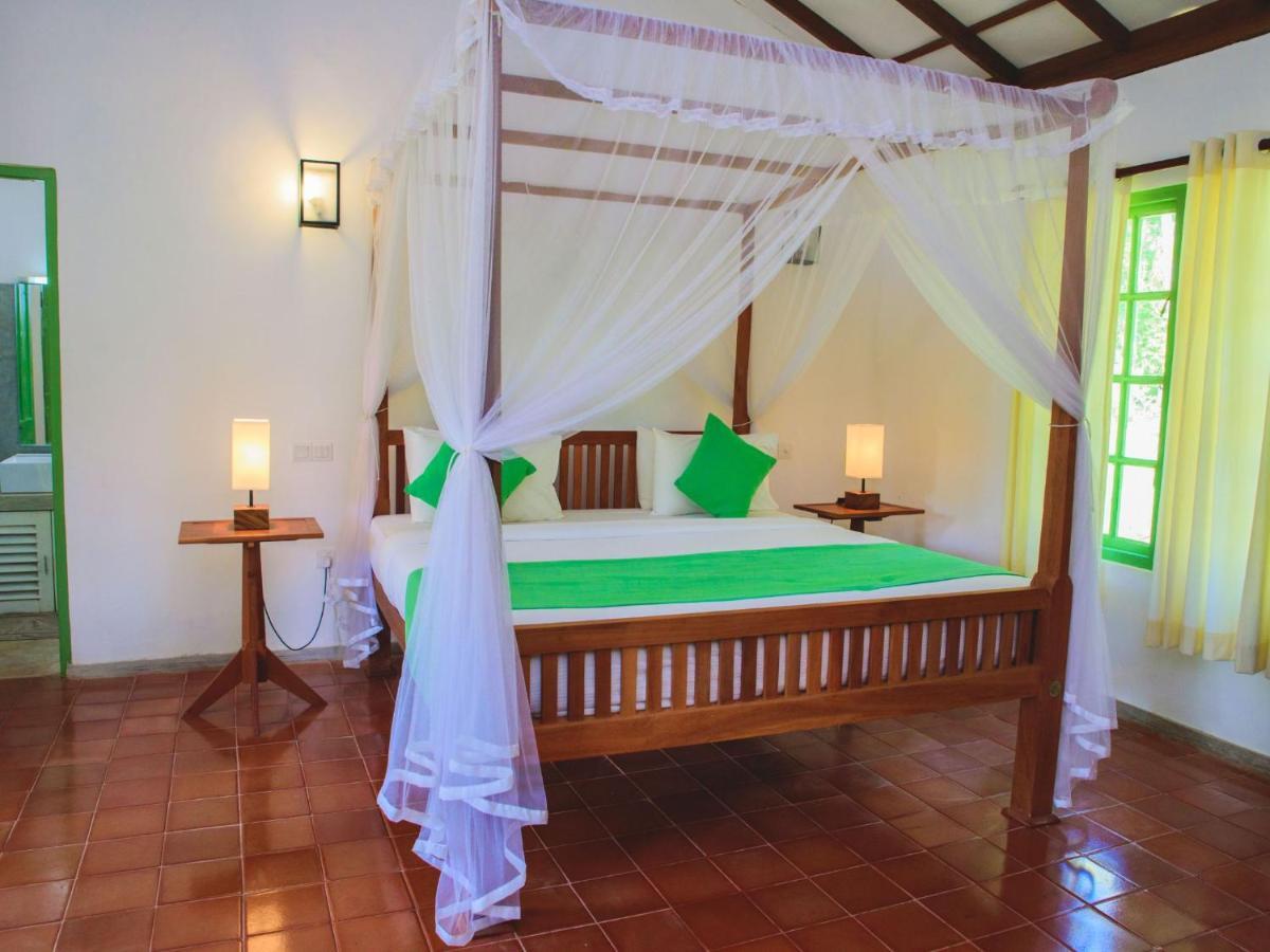 Thalpe Walawwa Heritage Villa Unawatuna Exteriör bild