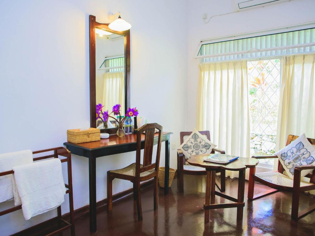 Thalpe Walawwa Heritage Villa Unawatuna Exteriör bild