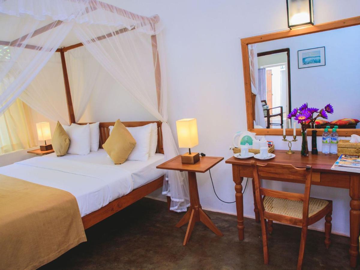 Thalpe Walawwa Heritage Villa Unawatuna Exteriör bild