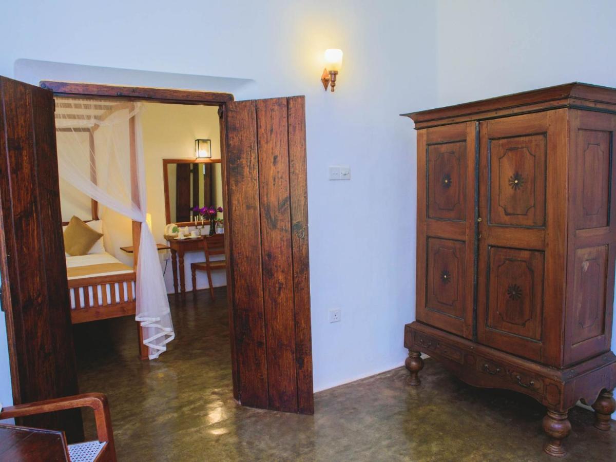 Thalpe Walawwa Heritage Villa Unawatuna Exteriör bild