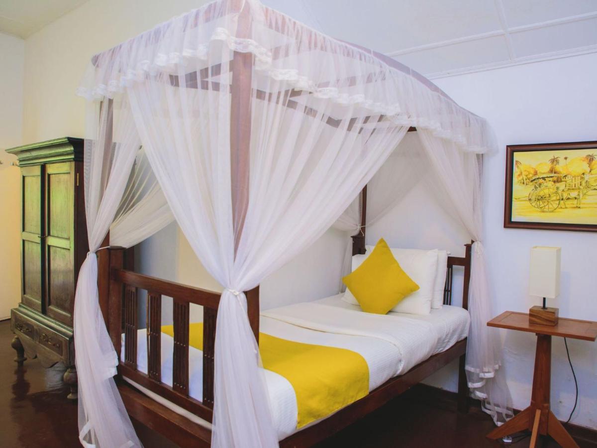 Thalpe Walawwa Heritage Villa Unawatuna Exteriör bild