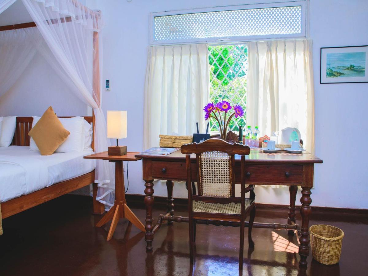 Thalpe Walawwa Heritage Villa Unawatuna Exteriör bild