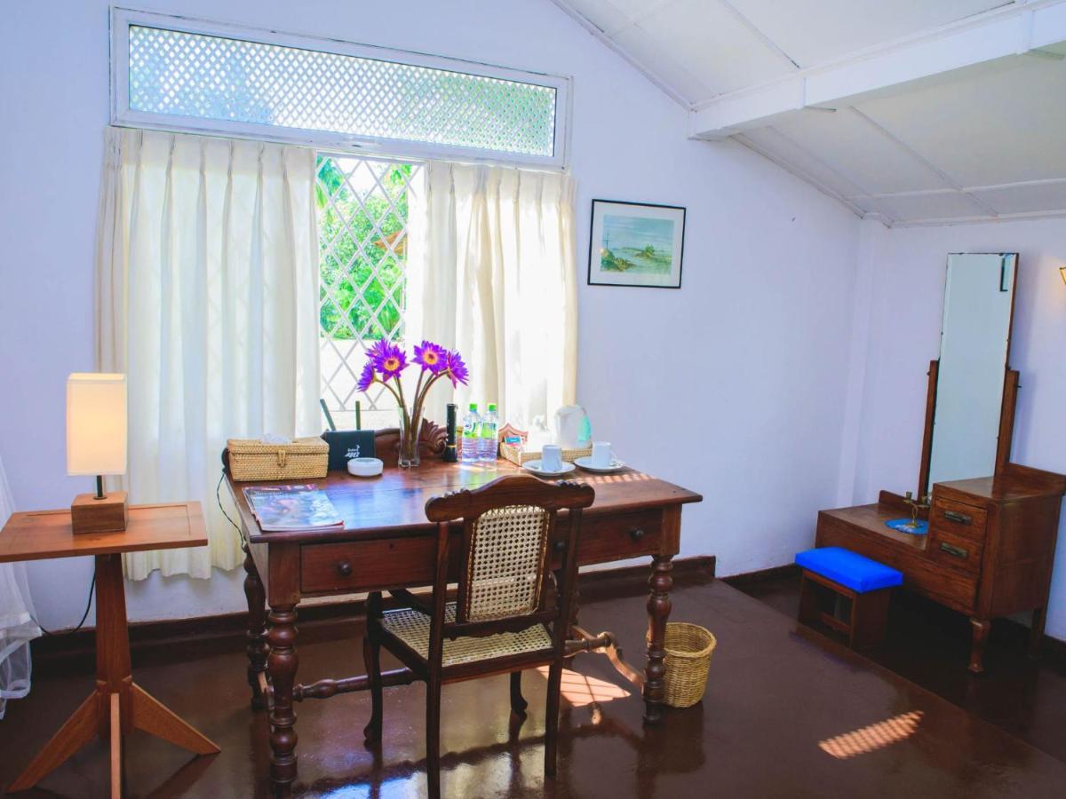 Thalpe Walawwa Heritage Villa Unawatuna Exteriör bild