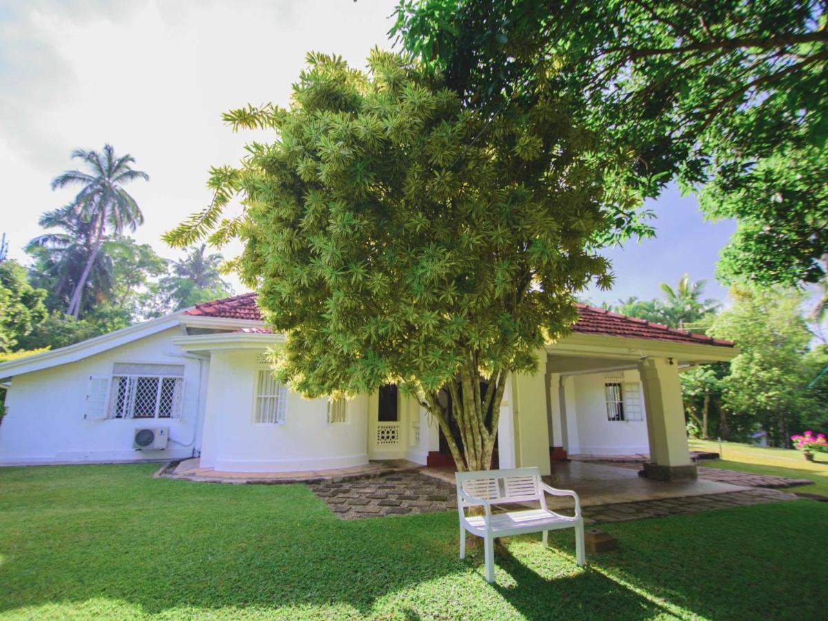 Thalpe Walawwa Heritage Villa Unawatuna Exteriör bild